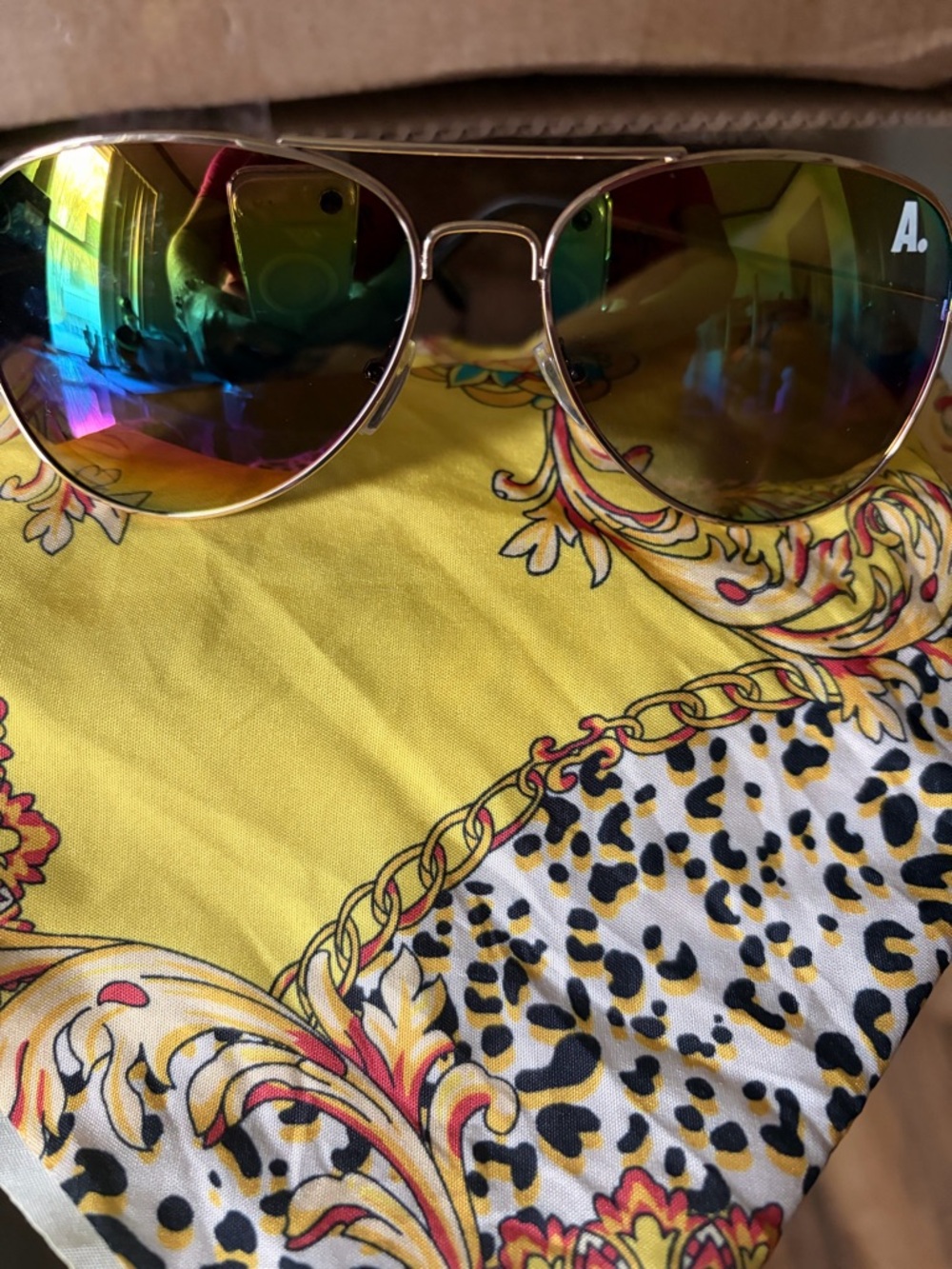 USA Gold-Frame Aviator Sunglasses with Multicolored Mirrored Lenses
